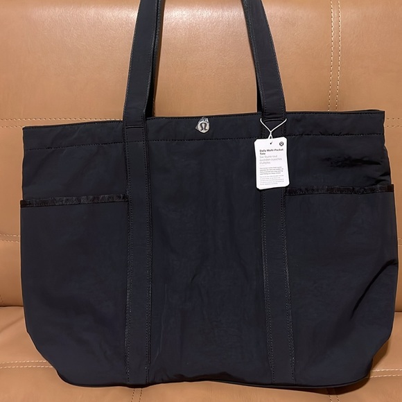 NWT Lululemon Daily Multi Pocket Tote Bag black - Picture 2 of 5